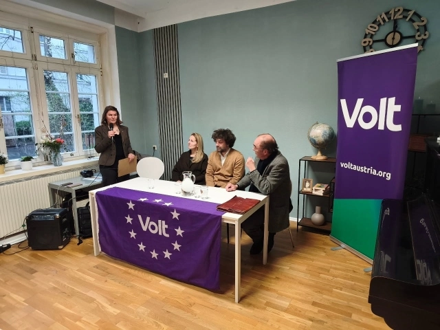 Panel in Wien mit Robert Menasse und Tanja Ehs
