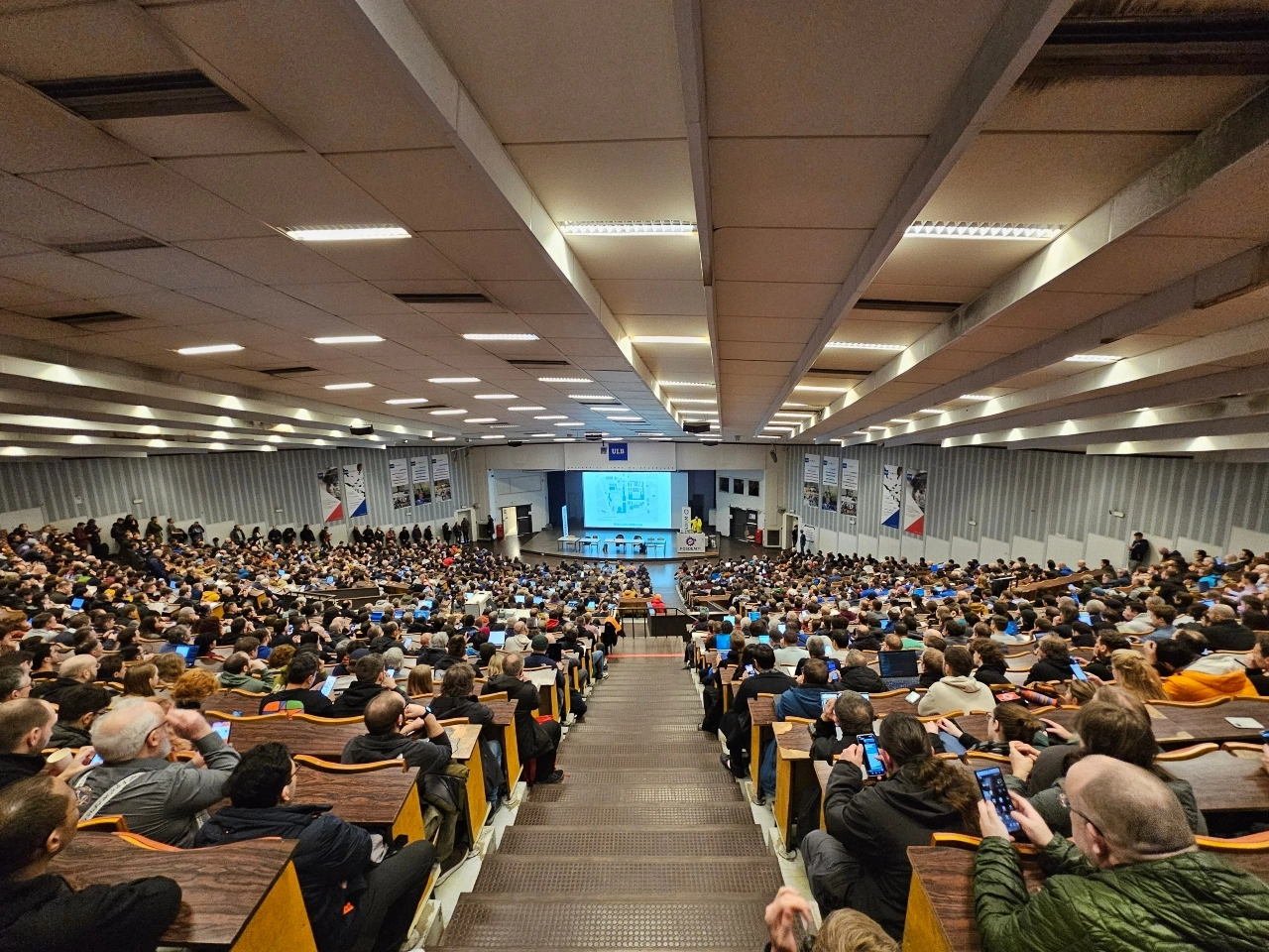 Demokratie fördern mit open-source - Photo: Wikipmedia by Lambroso CC share-alike 4.0